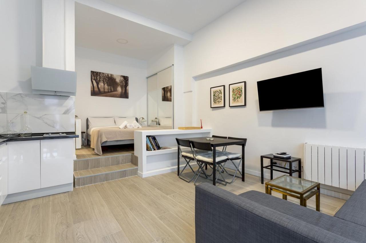 1 Bedroom 1 Bathroom Furnished - Av De America - Studio - Mintystay Madrid Exteriör bild